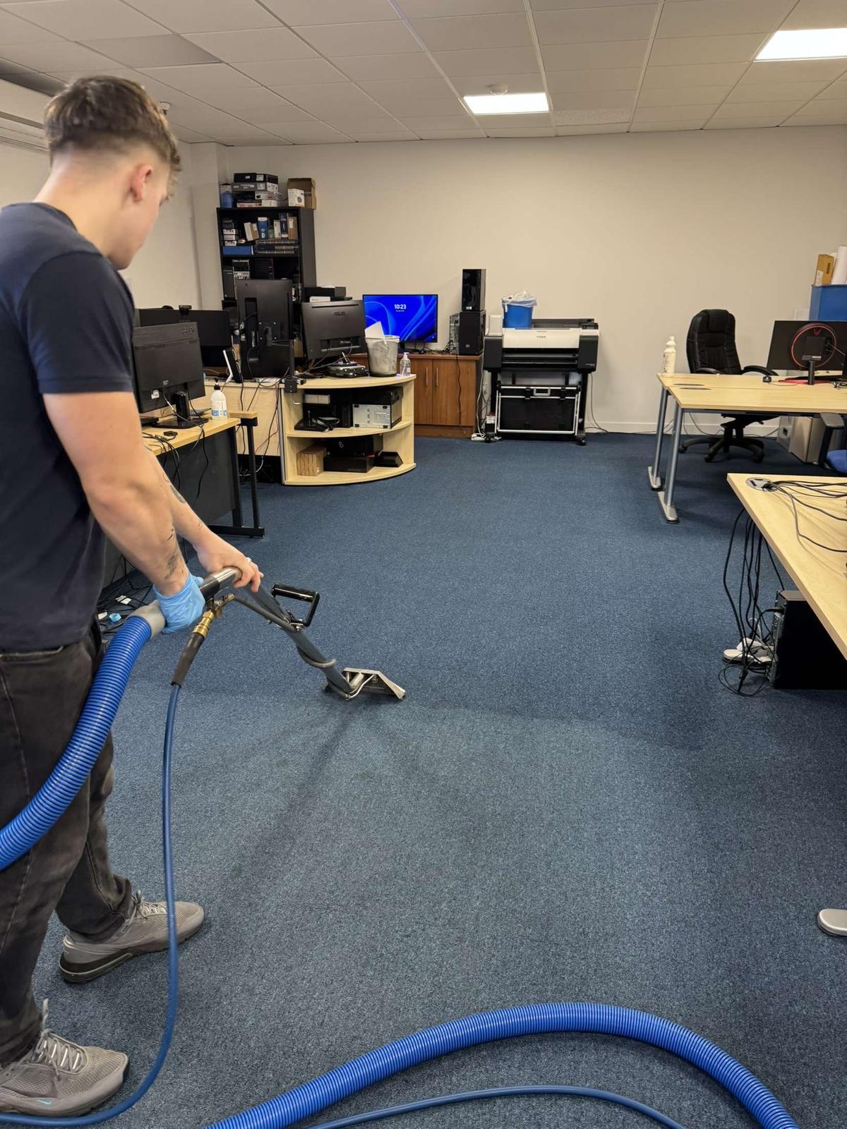 Professional carpet cleaning result in Surrey home - 42