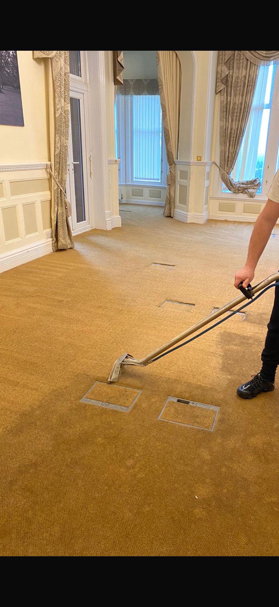 Commercial carpet cleaning result Surrey - office space - 1