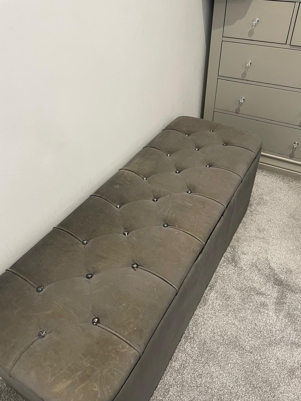 Deep carpet cleaning transformation Surrey - 19